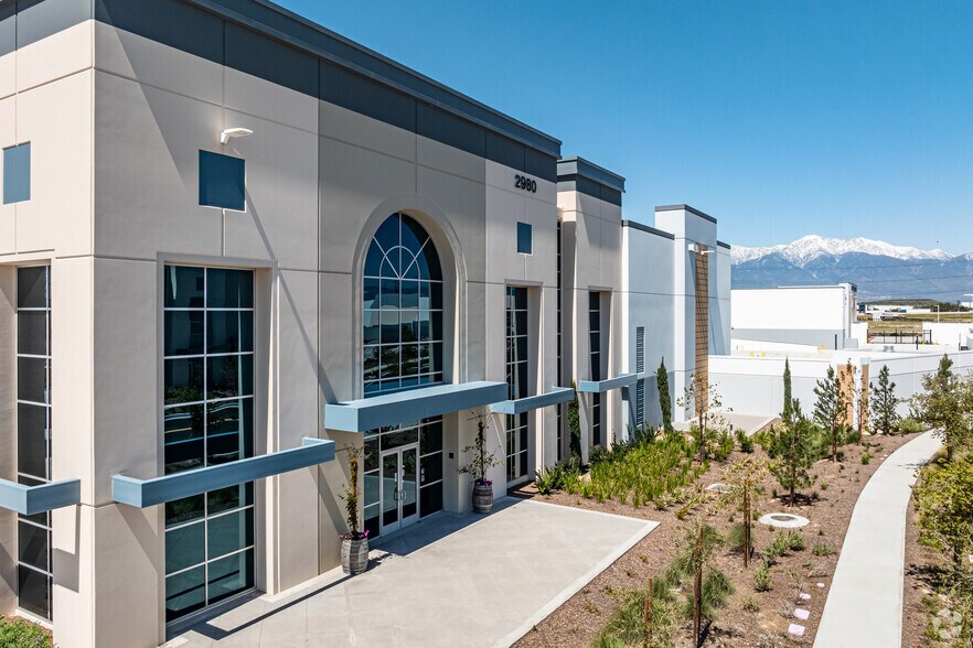 More Photos Of , Eastvale Unknown For Lease