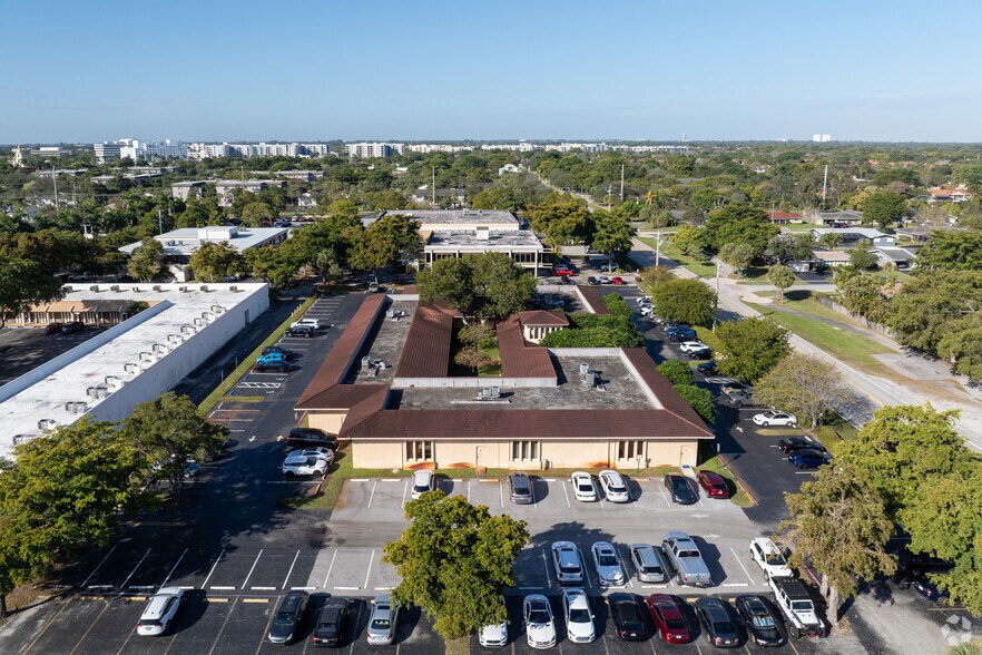 More Photos Of 7390 NW 5th St, Plantation Unknown For Lease