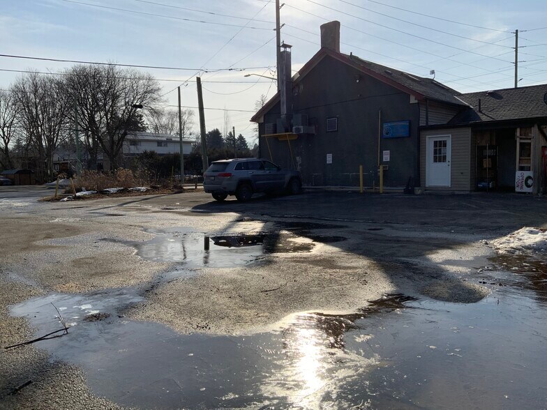 More Photos Of 1648 Taunton, Clarington Restaurant For Lease