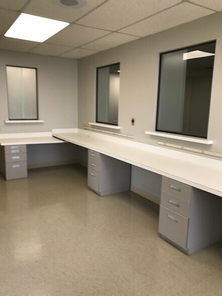 More Photos Of 4520 Oberlin Ave, Lorain Medical For Sale