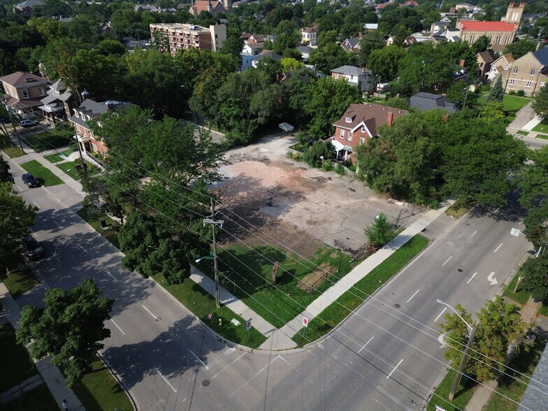 More Photos Of 25 William St, Brantford Office For Sale