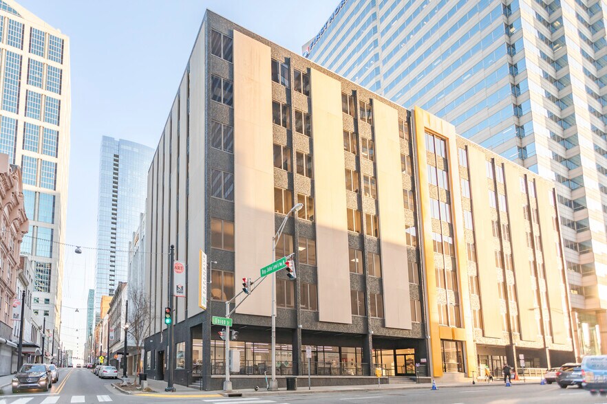 More Photos Of 501 Union St, Nashville Office For Lease