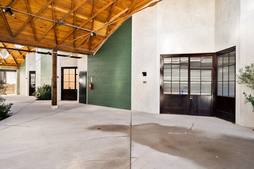 More Photos Of 1801 Blake Ave, Los Angeles Flex For Lease