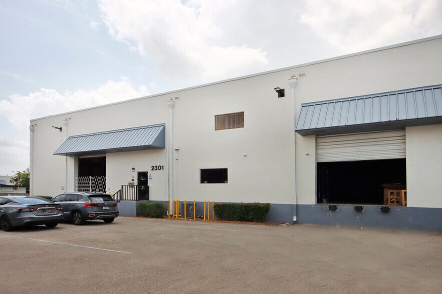 More Photos Of 2201-2211 Stirling Rd, Fort Lauderdale Unknown For Lease