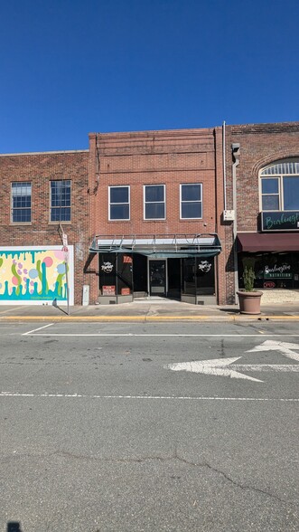 More Photos Of 131 W Davis St, Burlington Storefront Retail Office For Lease