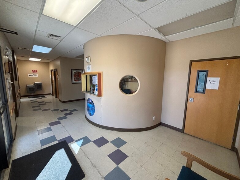 More Photos Of 2002 N Stockton Hill Rd, Kingman Medical For Lease
