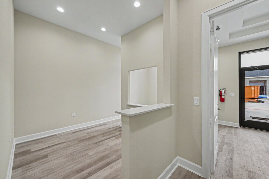 More Photos Of 625 Regal Row, Montgomery Medical For Lease