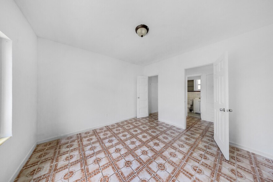 More Photos Of 840-858 NW 4th St, Miami Apartments For Sale