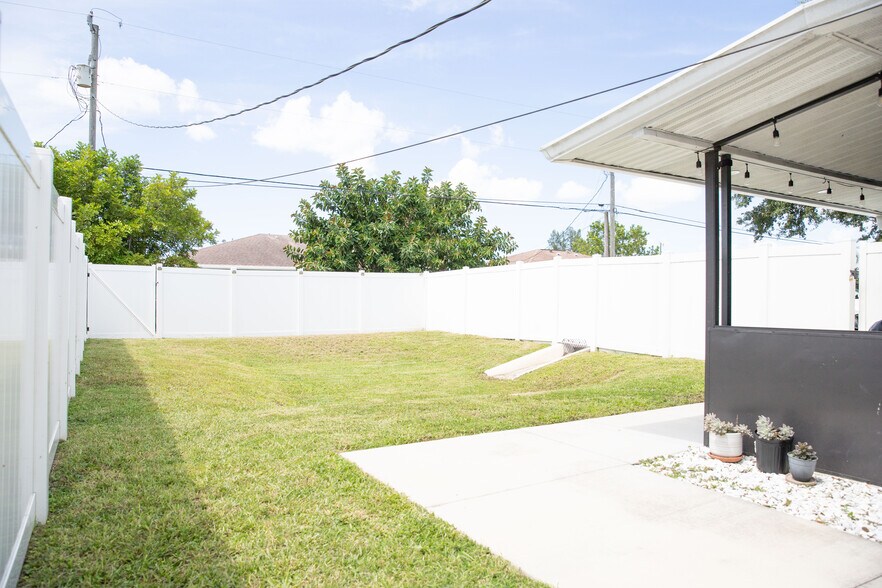 More Photos Of 2826 Santa Barbara Blvd, Cape Coral Freestanding For Sale
