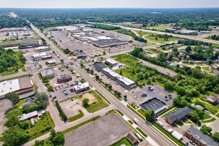 More Photos Of 3802 E Court St, Flint Unknown For Lease