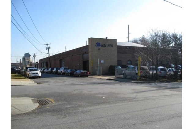 More Photos Of 180-188 Atlantic Ave, Garden City Park Warehouse For Lease