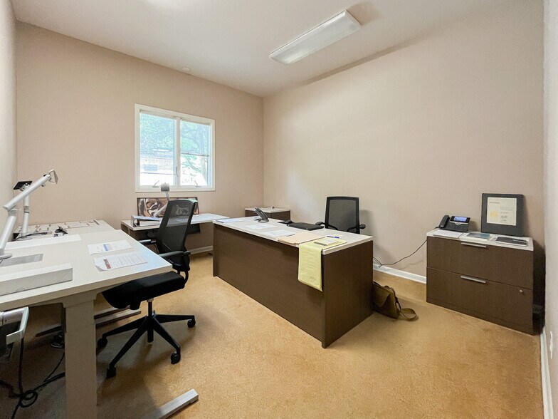 More Photos Of 10527 Kentshire Ct, Baton Rouge Office For Lease