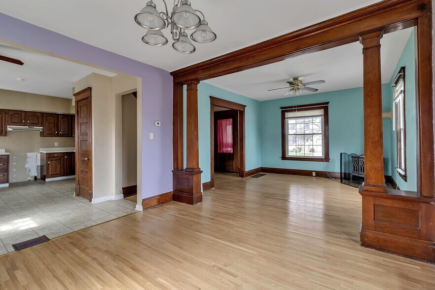 More Photos Of 646 Cayuga Dr, Niagara Falls Religious Facility For Sale