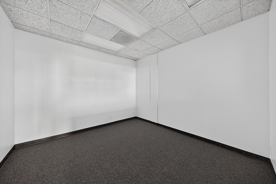 More Photos Of 550-590 E Arrow Hwy, San Dimas Warehouse For Lease
