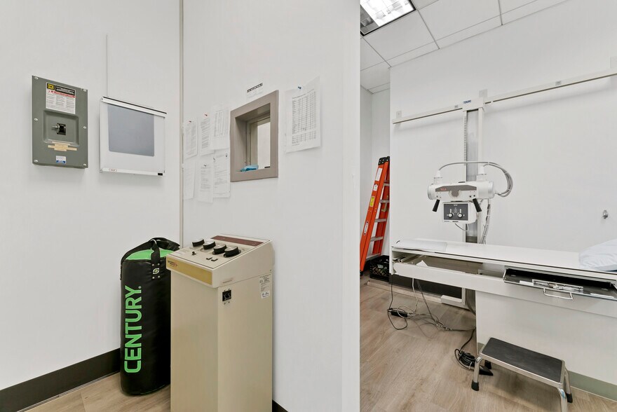 More Photos Of 17232 Red Hill Ave, Irvine Healthcare For Lease