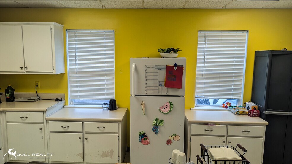 More Photos Of 192 Weatherly Dr, Fayetteville General Retail For Lease