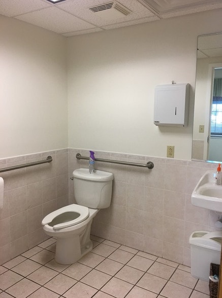 More Photos Of 225 Bridge St, Metuchen Medical For Lease