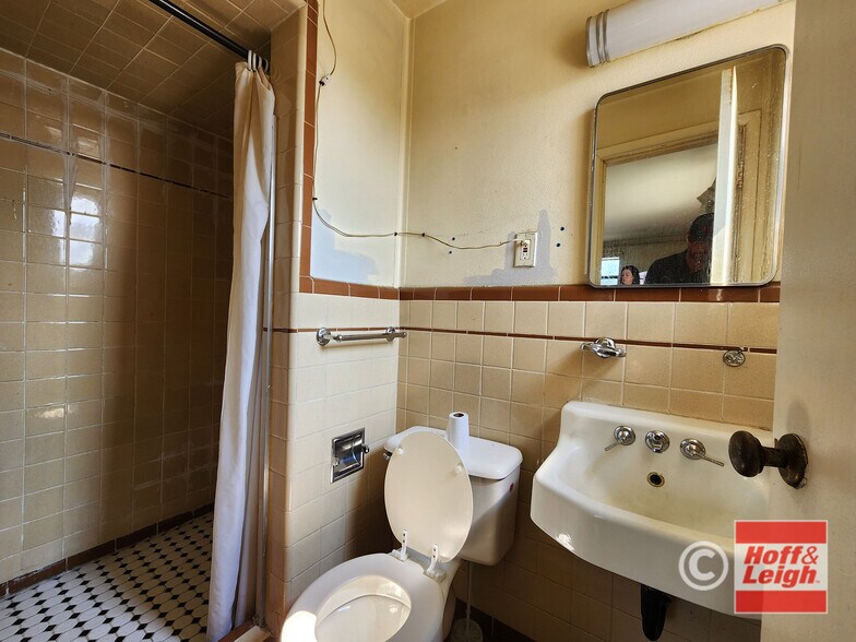 More Photos Of 8828 E Colfax Ave, Denver Hotel For Sale