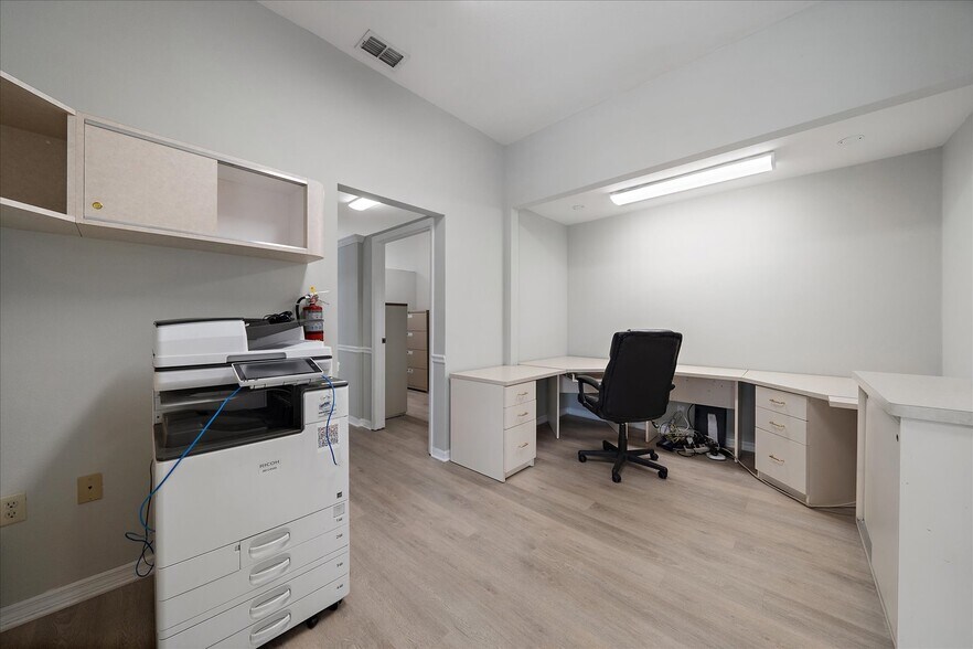 More Photos Of 3900 Clark Rd, Sarasota Medical For Sale