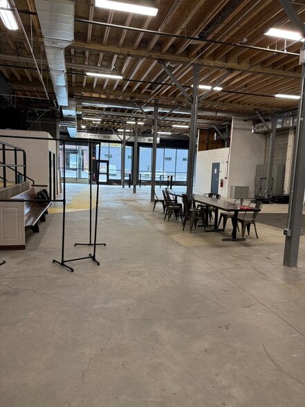 More Photos Of 164 Broadway St, Asheville Light Manufacturing For Lease