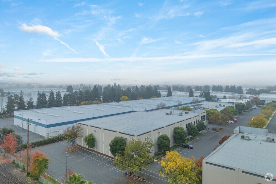 More Photos Of 33268 Central Ave, Union City Industrial For Lease