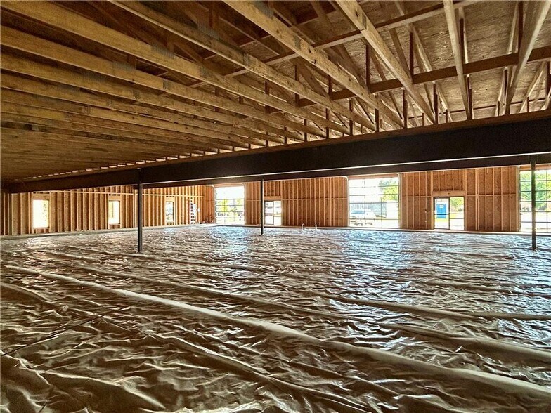 More Photos Of 2199 Main Dr, Fayetteville Flex For Lease