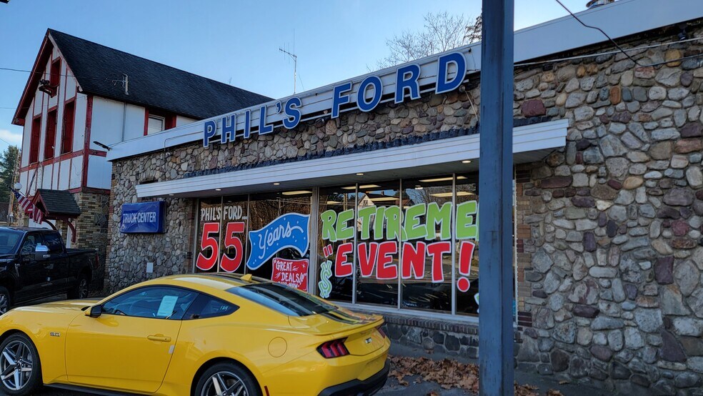 More Photos Of 255-257 E Main St, Port Jervis Auto Dealership For Lease