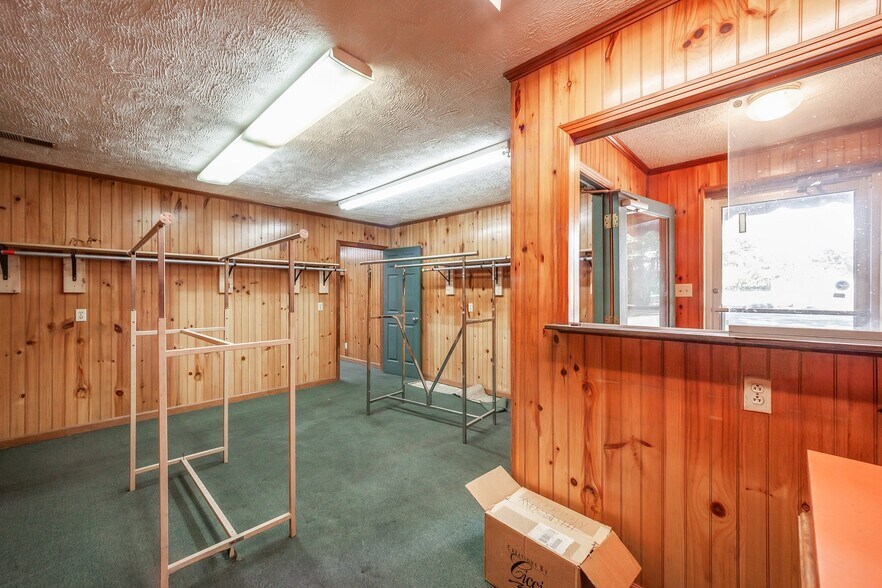 More Photos Of 144-145 Rosedale St, Jackson Warehouse For Sale