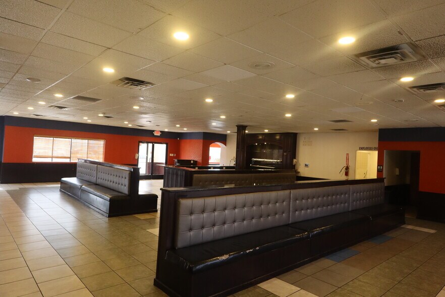 More Photos Of 4243 Montgomery Blvd NE, Albuquerque Restaurant For Lease