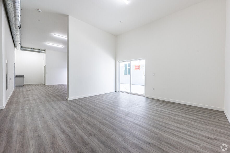 More Photos Of 300 W 60th St, Los Angeles Apartments For Sale