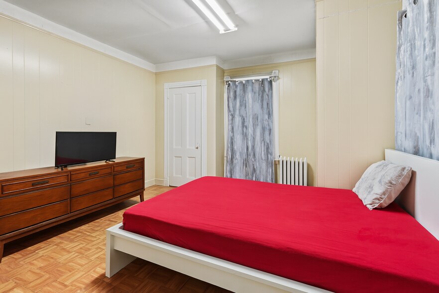 More Photos Of 350 E 193rd St, Bronx Apartments For Sale