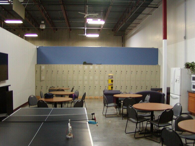 More Photos Of 340 E 56th Ave, Denver Manufacturing For Lease