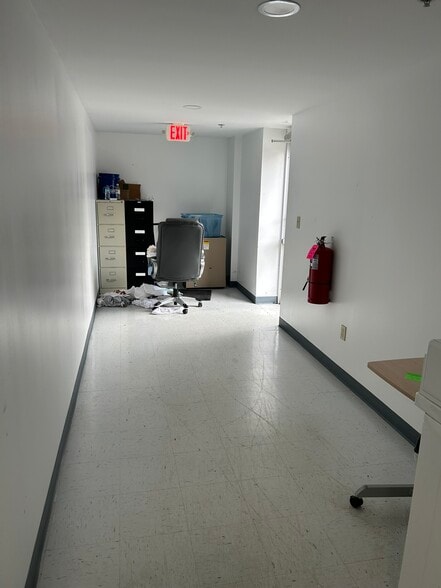 More Photos Of 198 George St, Beckley Research And Development For Lease