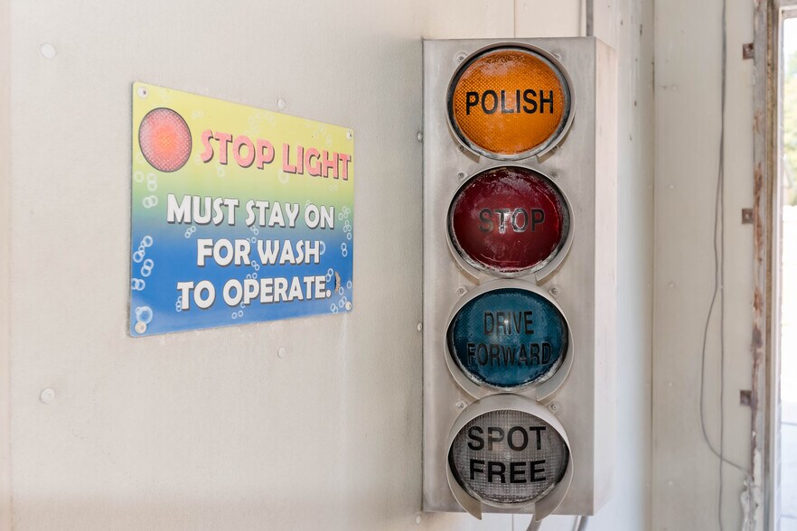 More Photos Of 410 Sherman St, Belleville Carwash For Sale