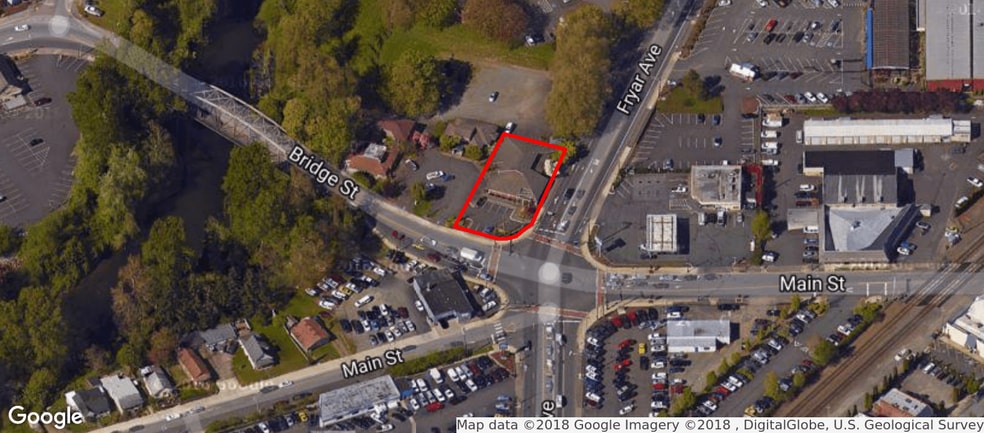 More Photos Of 1006 Fryar Ave, Sumner Office For Lease