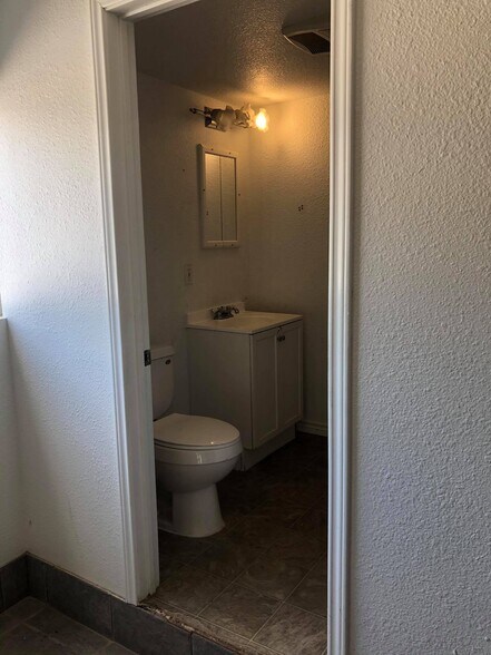 More Photos Of 12440 US Hwy 181 S, San Antonio Flex For Sale