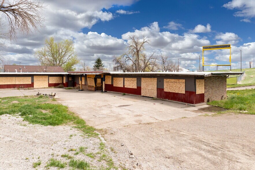 More Photos Of 1521 1st Ave NW, Great Falls Hotel For Sale