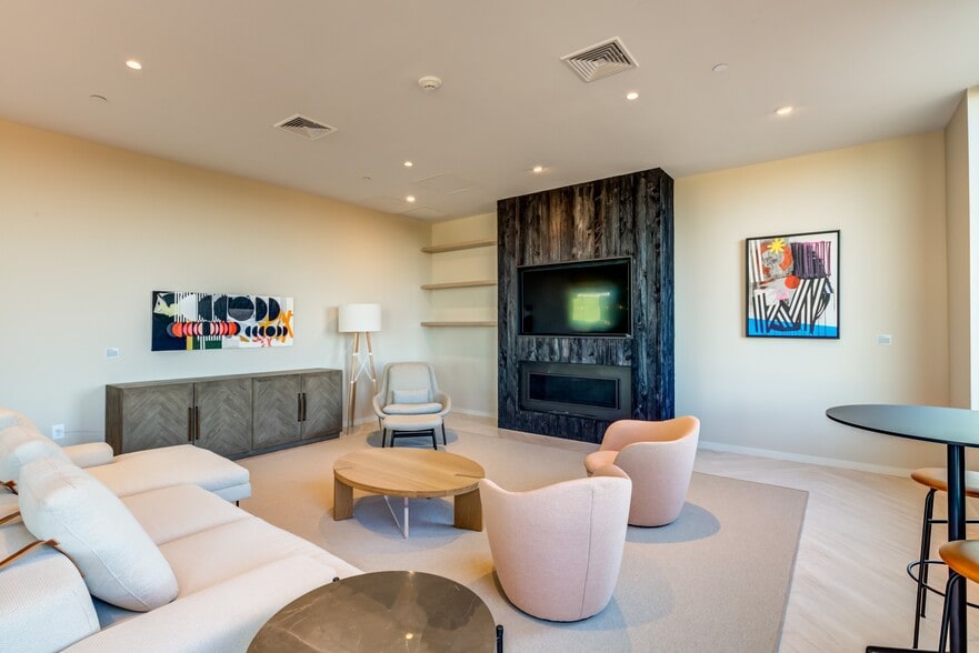 More Photos Of 39 Trotter Rd, Weymouth Apartments For Lease