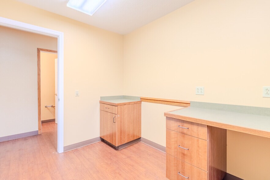 More Photos Of 1600 Wildlife Lodge Rd, Lower Burrell Medical For Lease