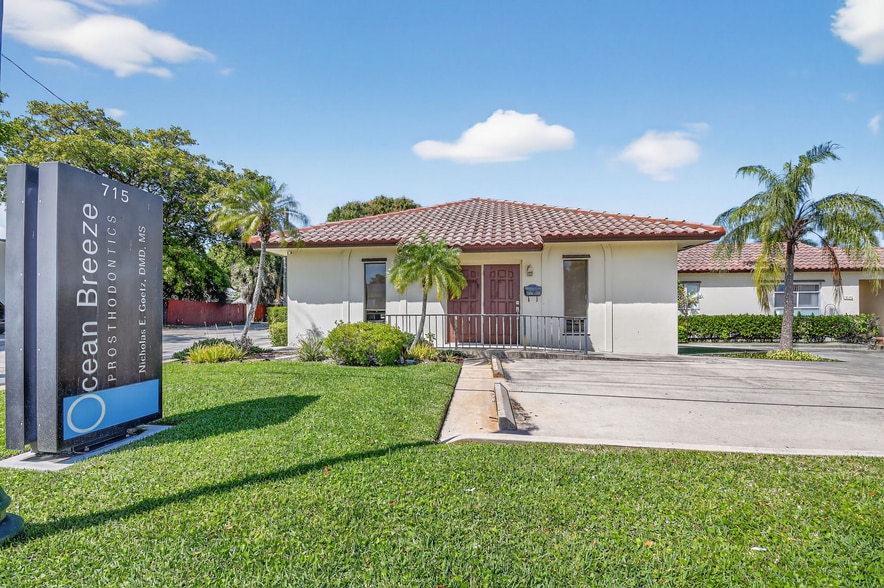 Primary Photo Of 715 George Bush Blvd, Delray Beach Medical For Lease