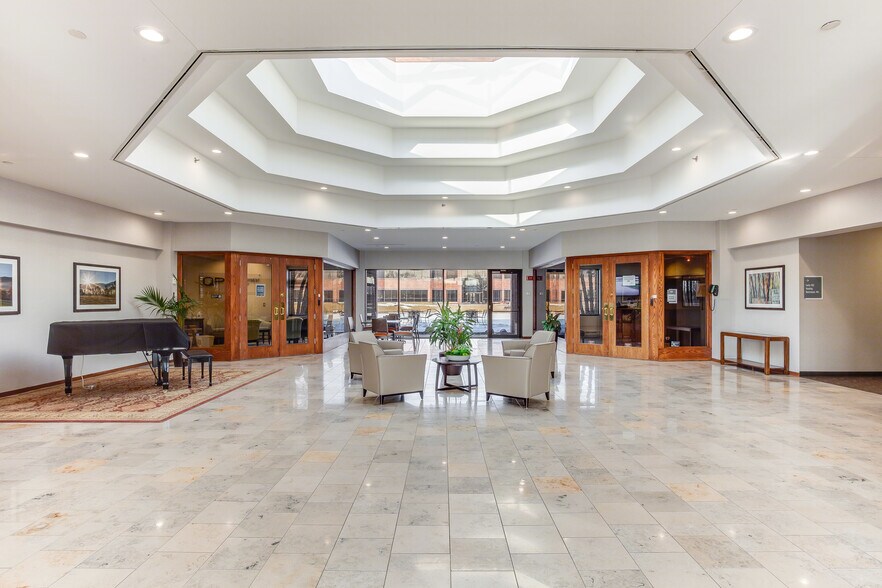 More Photos Of 250 N Patrick Blvd, Brookfield Office For Lease