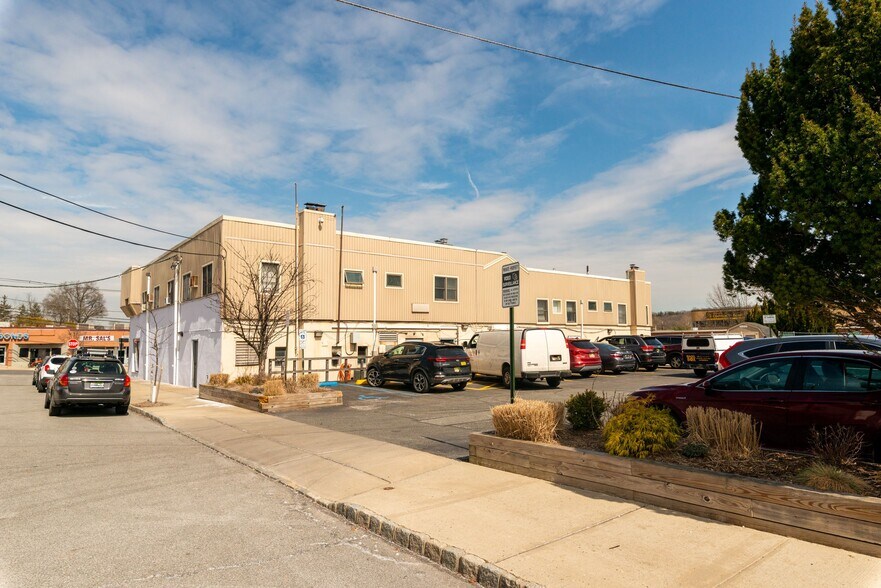 More Photos Of 640-642 Eagle Rock Ave, West Orange Storefront Retail Office For Lease