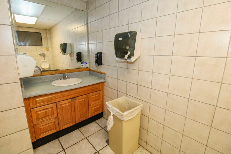 More Photos Of 125 Main St, Huron Bowling Alley For Sale