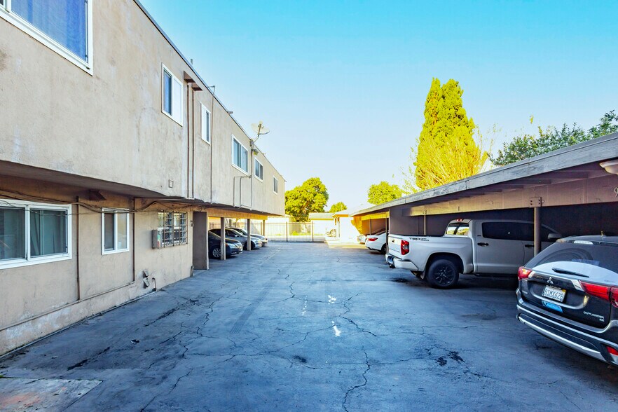 More Photos Of 10130 S Inglewood Ave, Inglewood Apartments For Sale