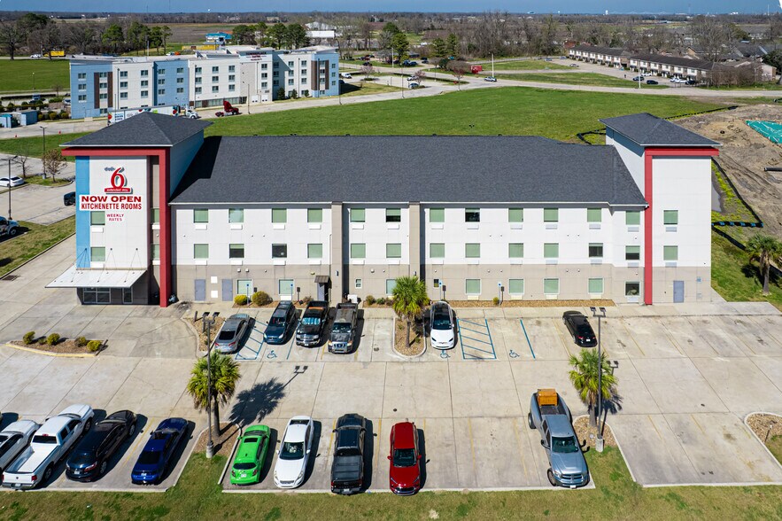 Primary Photo Of 2740 N Westport Dr, Port Allen Hotel For Sale