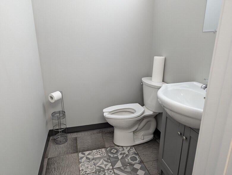 More Photos Of 8302 Fraser Ave, Fort McMurray Storefront Retail Office For Lease