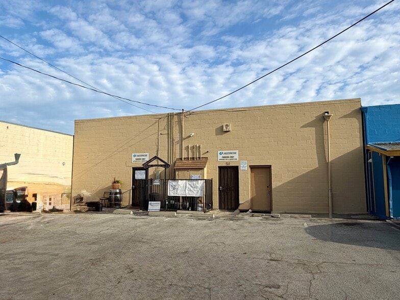 More Photos Of 1658 El Camino Real, San Carlos General Retail For Lease