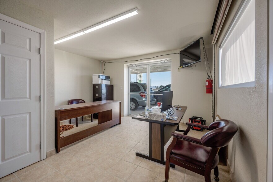 More Photos Of 5701 N Jornada Rd, Las Cruces Service Station For Sale