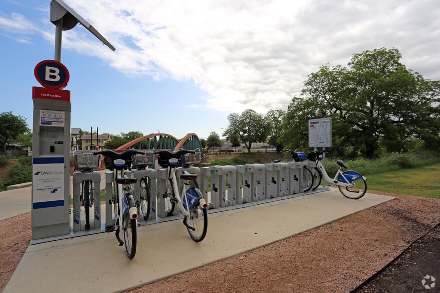 More Photos Of 423 Blue Star, San Antonio Apartments For Lease