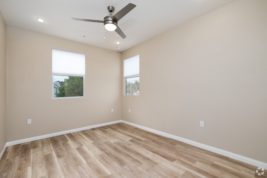 More Photos Of 2910 Allesandro St, Los Angeles Apartments For Lease